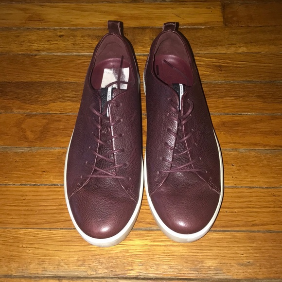 ecco burgundy shoes